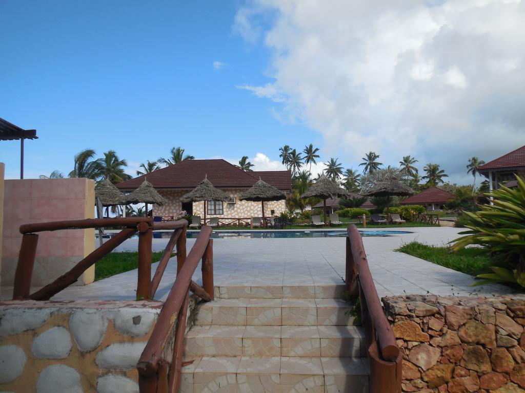 Swahili Beach Resort Zanzibar エクステリア 写真