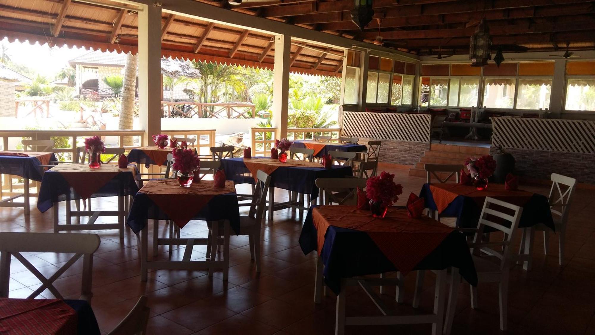 Swahili Beach Resort Zanzibar エクステリア 写真
