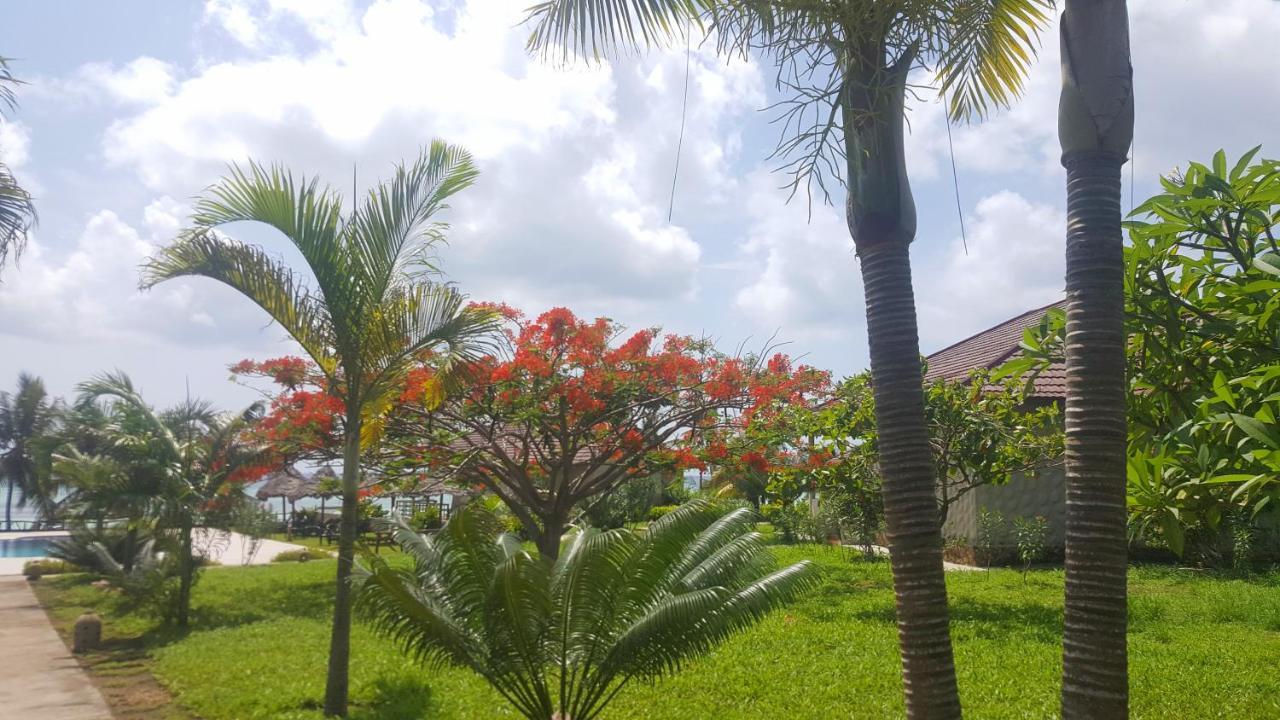 Swahili Beach Resort Zanzibar エクステリア 写真